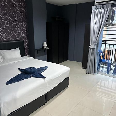 Central Perk Hotel Patong 外观 照片