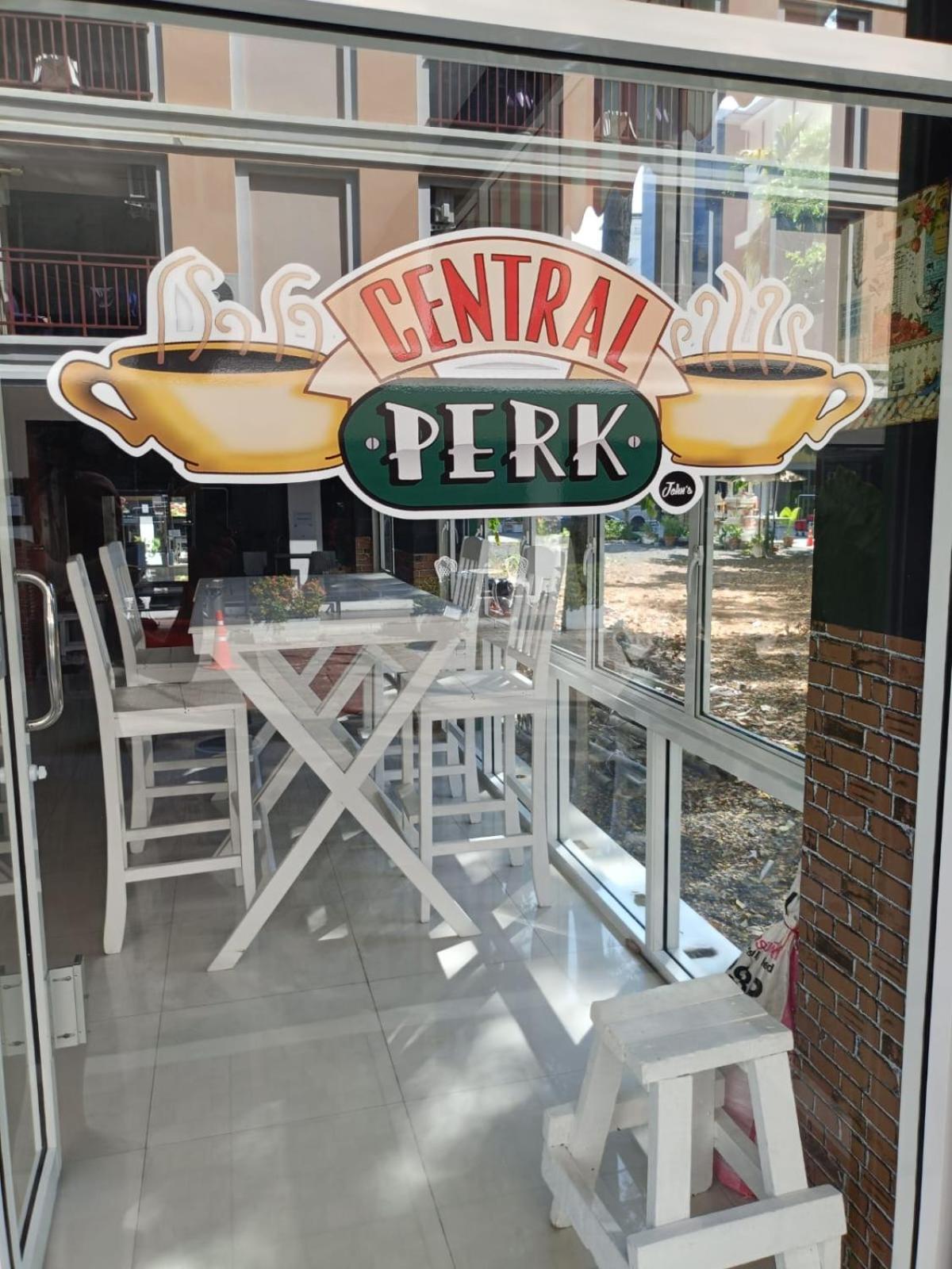 Central Perk Hotel Patong 外观 照片